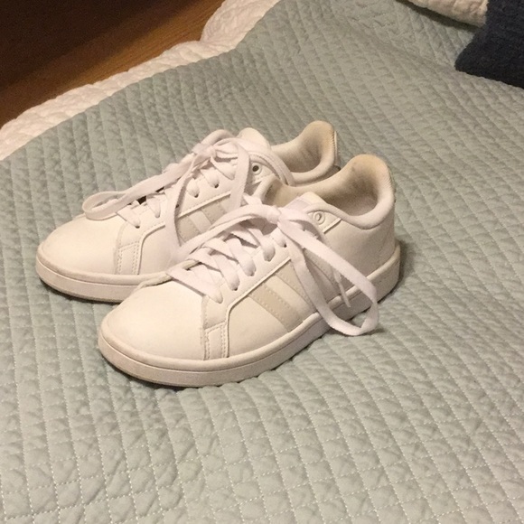 adidas Shoes - Adias cloudfoam shoe